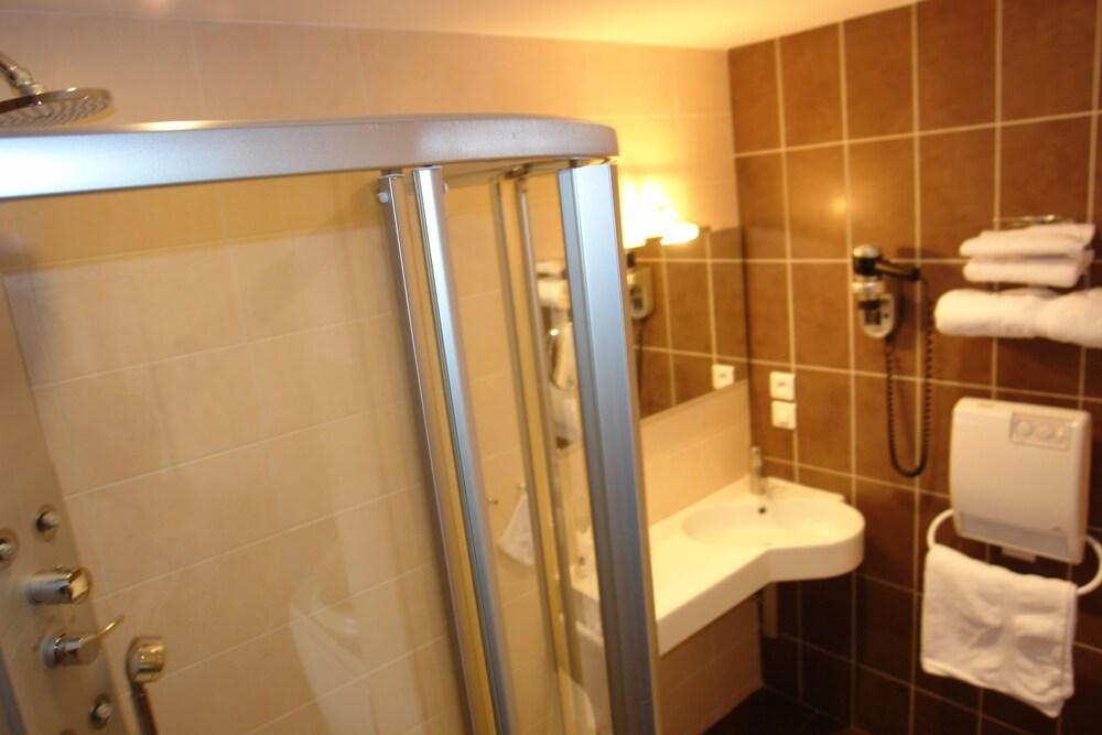 Bhoma Bourges - Hotel & Restaurant Dış mekan fotoğraf