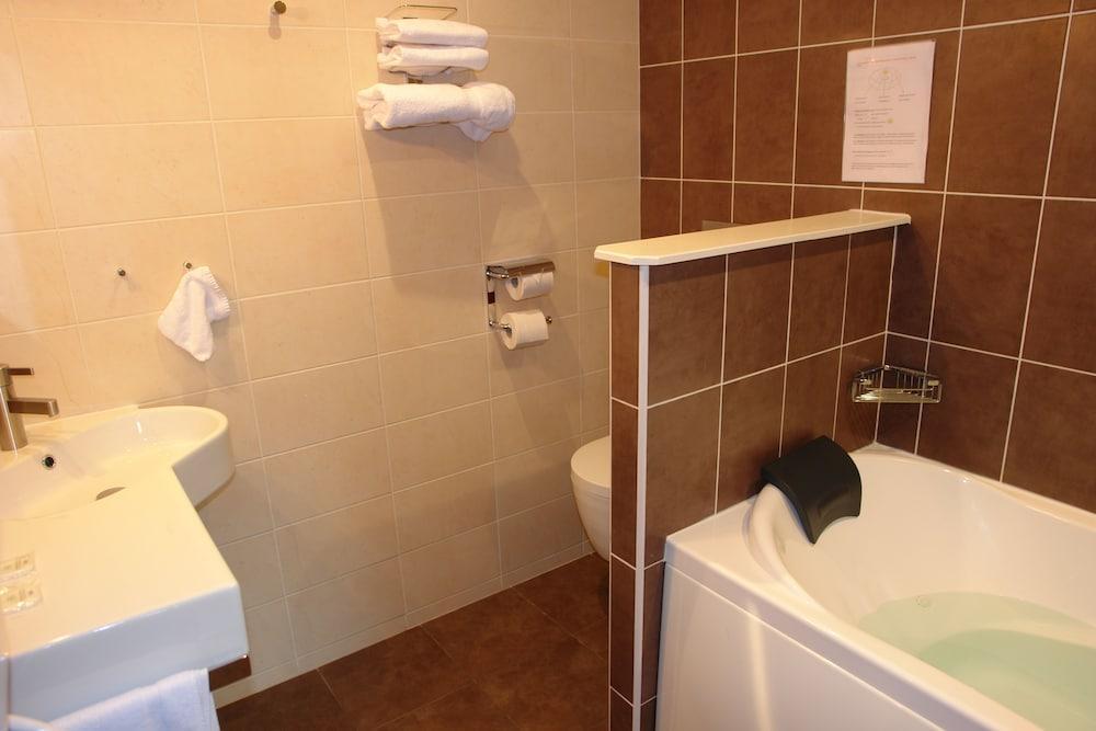 Bhoma Bourges - Hotel & Restaurant Dış mekan fotoğraf